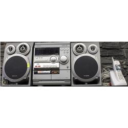 AIWA BOOKSHELF STEREO WITH 2 PHONES