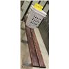 Image 1 : LOT OF DRESSING ROOM BENCH, 2 HAMPERS & 2 WET