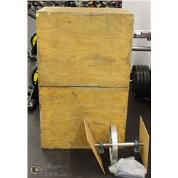 LOT WITH 2 WOOD STEP BOXES & PULLEY?
