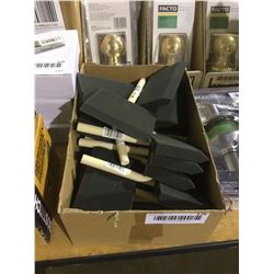 Box ofSimms 4" Foam Paint Brushes