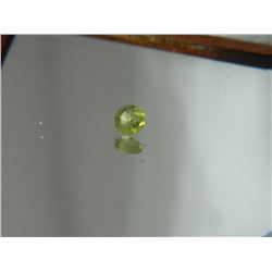 GEMSTONE - PERIDOT - ROUND FACETED - 4.1 X 1.9mm