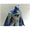 Image 4 : HUSH ACTION FIGURE WITH BATMAN STAND - BATMAN - BLUE CAPE