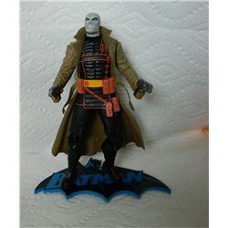 HUSH ACTION FIGURE WITH BATMAN STAND - HUSH