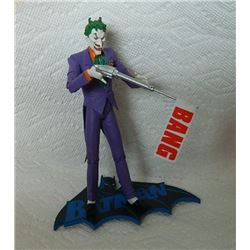 HUSH ACTION FIGURE WITH BATMAN STAND - JOKER