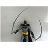 Image 2 : ACTION FIGURE - BATMAN WITH WHIPS & CLOTH CAPE