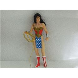 ACTION FIGURE - WONDER WOMAN WITH ROPE