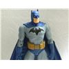 Image 2 : HUSH ACTION FIGURE WITH BATMAN STAND - BATMAN - BLUE CAPE