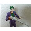 Image 2 : HUSH ACTION FIGURE WITH BATMAN STAND - JOKER