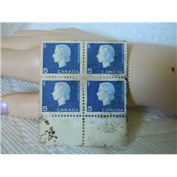 STAMPS - CANADA 5 CENTS - 1962 - QUEEN - 4 TTL