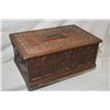 Image 1 : Georgian gothic oak bible box circa 1800 with original hinges, brass lock and handles 20 1/2" X 13" 