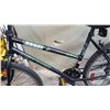 Image 2 : BLACK FREE SPIRIT 18 SPEED BIKE