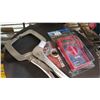 Image 2 : 4 14" METAL CUT OFF BLADES, VICE GRIPS, AND MULTIMETER