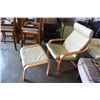 Image 2 : LEATHER BENTWOOD CHAIR AND 5 FOOTSTOOL