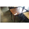 Image 1 : WALNUT QUEEN ANNE PARLOUR TABLE