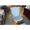 Image 2 : MAPLE GLIDER ROCKER AND OTTOMAN