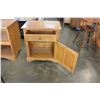 Image 3 : 2 PINE ENDTABLES