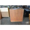 Image 1 : TEAK WARDROBE