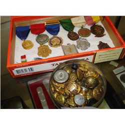CIGAR BOX OF BADGES AND TIN BUTTONS
