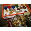 Image 1 : CIGAR BOX OF BADGES AND TIN BUTTONS