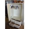 Image 2 : WHITE WARDROBE