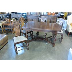 ANTIQUE WALNUT DINING TABLE WITH TWO LEAFS AND FOUR CHAIRS