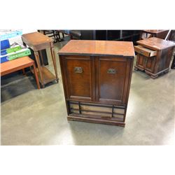 PHILCO RADIO CABINET - WORKING