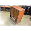 Image 3 : PHILCO RADIO CABINET - WORKING