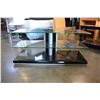Image 2 : MODERN GLASS ENTERTAINMENT STAND