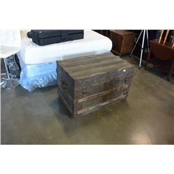 ANTIQUE TRUNK