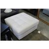 Image 1 : WHITE LEATHER OTTOMAN