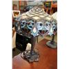 Image 2 : TIFFANY STYLE STAINED GLASS LAMP