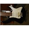Image 2 : YAMAHA EG112 ELECTRIC GUITAR W/ STANDD
