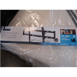 NEW INSIGNIA OVERSTOCK TILTING TV WALL MOUNT 47 TO 80 INCH