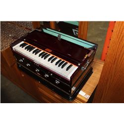 BINA DELUXE HARMONIUM IN CASE