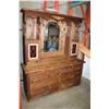 Image 1 : VINTAGE BUFFET AND HUTCH