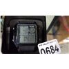 Image 2 : BRAND NEW DUAL TIME WATCH IN GIFT TIN