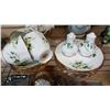 Image 4 : LOT OF ROYAL ALBERT DOGWOOD CHINA