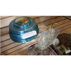 MUSICAL VINTAGE DRESSER BOX AND 3PC PERFUME SET
