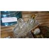 Image 3 : MUSICAL VINTAGE DRESSER BOX AND 3PC PERFUME SET