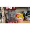 Image 1 : ELITE POPCORN MACHINE WITH BAGS AND BUCKETS