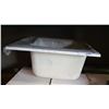 Image 2 : ACRYLIC SINK