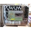 Image 1 : New Queen Size Animal Block Print Sherpa Blanket