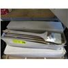 Image 1 : 6 Dozen New Long Handed 3" Angle Brushes