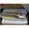 Image 1 : 6 Dozen New Long Handed 3" Angle Brushes