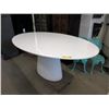 Image 1 : New White Lacquered Oval Coffee Table