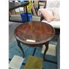 Image 1 : Vintage Round Solid Wood Accent Table
