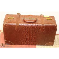 VINTAGE EVELEIGH CANADIAN SUITCASE