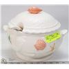 Image 1 : VINTAGE LARGE WHITE SOUP TUREEN