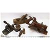 Image 1 : TRAY LOT OF ANTIQUE WOODWORKING TOOLS