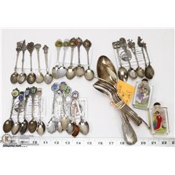 BOX OF 25 OLD COLLECTOR SPOONS AND 2 VINTAGE